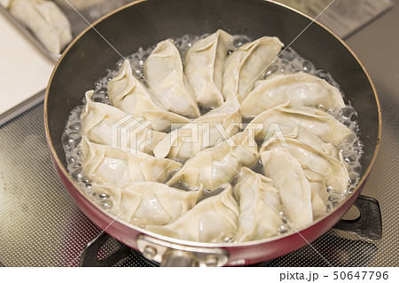 【焼き餃子】 50647796