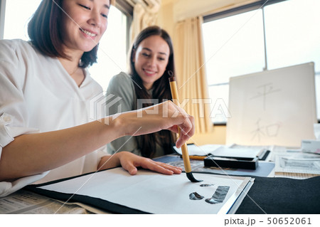 外国人　インバウンド　書道体験 50652061