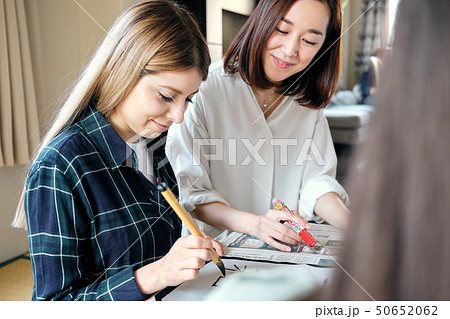外国人 インバウンド 書道体験 外国人 インバウンド 書道体験 50652062