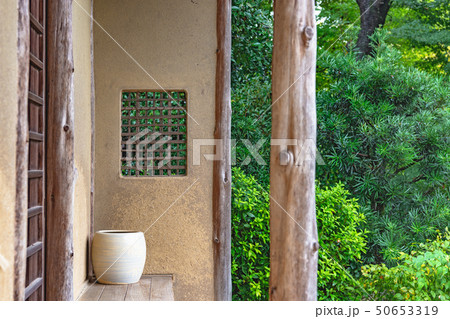 庭園の東屋 50653319