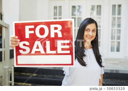House owner selling house 50653320