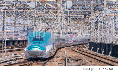 東北新幹線 はやぶさ連結こまちの写真素材