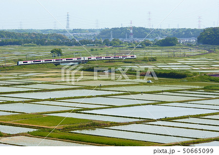 成田エクスプレス～モノサクの大俯瞰：田植え始まる総武本線～ 50665099