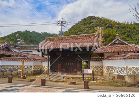 島根(山陰の小京都)の津和野 多胡家表門 50665120