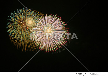 打ち上げ花火 和風 緑色系 打ち上げ花火 和風 緑色系 50666996