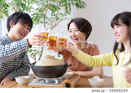 鍋パーティー 乾杯 イメージ 鍋パーティー 乾杯 イメージ 50669284