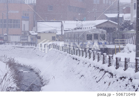 弘南鉄道大鰐線 中央弘前駅 発車を待つワンマン電車 弘南鉄道大鰐線 中央弘前駅 発車を待つワンマン電車 50671049