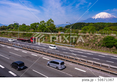 （静岡県）東名高速道路　足柄付近　（画面左側が名古屋方面） 50671367