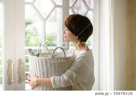 女性 家事 洗濯 女性 家事 洗濯 50676516