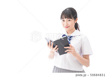 英単語の勉強をする学生 英単語の勉強をする学生 50684831