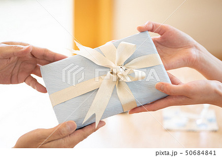 プレゼント プレゼント 50684841