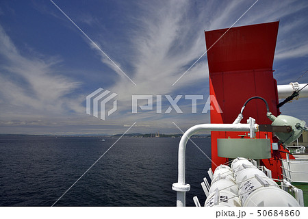 航行中の東京湾フェリー「かなや丸」 50684860