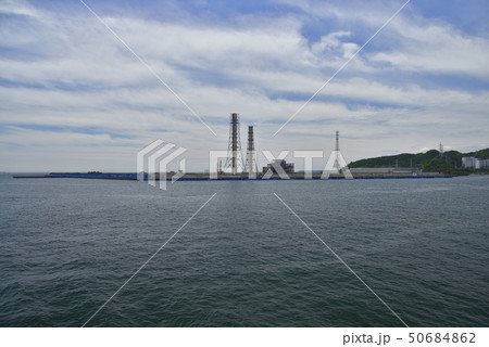 解体工事中の横須賀火力発電所 【2019年5月】   50684862