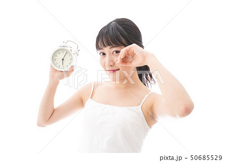 早起きをする若い女性 早起きをする若い女性 50685529
