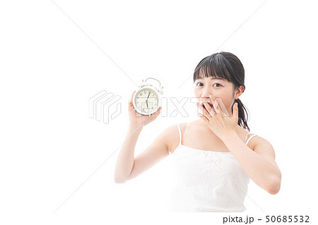 早起きをする若い女性 早起きをする若い女性 50685532
