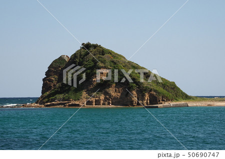 無人島の岩場 無人島の岩場 50690747
