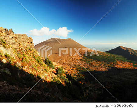 秋の浅間山 50695036