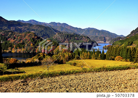 美しい絶景の紅葉風景 Autumn scenery with beautiful scenery 美しい絶景の紅葉風景 Autumn scenery with beautiful scenery 50703378