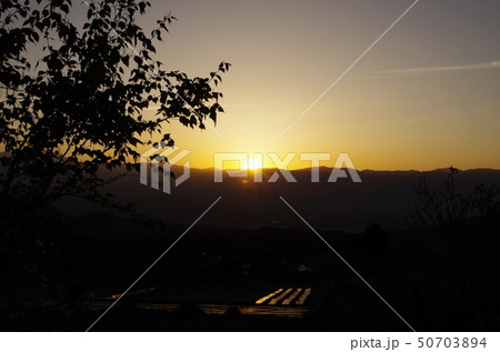 長野県飯田市山頂からの夕焼け 50703894