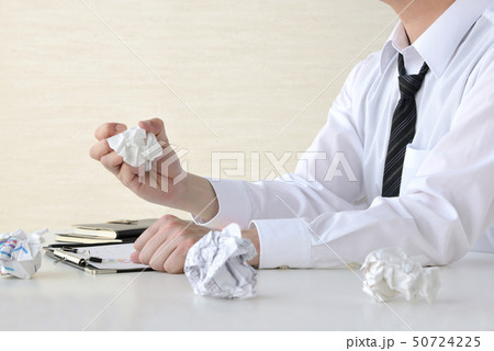 行き詰ったビジネスマン 行き詰ったビジネスマン 50724225