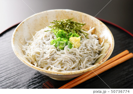釜揚げしらす丼 釜揚げしらす丼 50736774