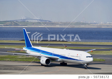 航空機の駐機 50738172