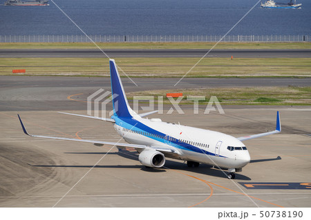 航空機の駐機 50738190