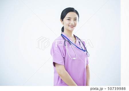 女性医師 50739986