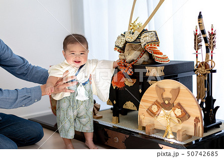 端午の節句を祝う男児 50742685