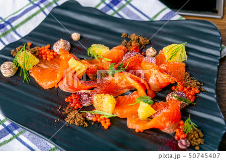 Lightly salted wild salmon with soft cheese 50745407