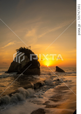 千葉 外房 雀島 夫婦岩 朝日 50747301