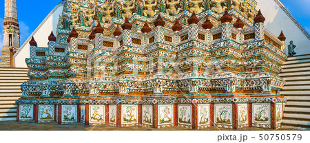 Beautiful closeup view of War Arun. Bangkok, 50750579