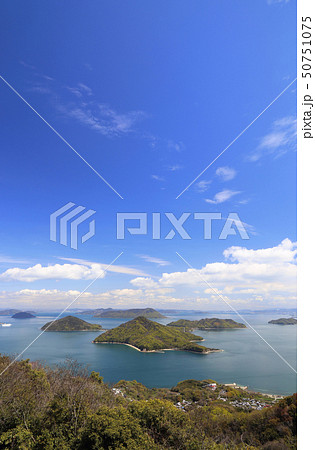 三豊市荘内半島の紫雲出山から見る備讃瀬戸、粟島など 50751075