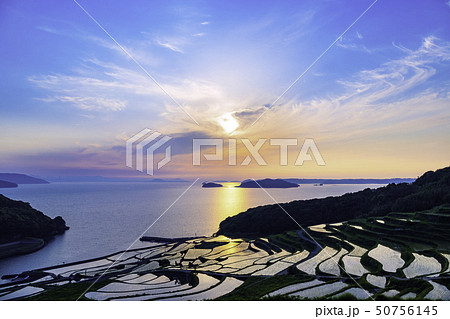 夕暮れの美しい土谷棚田 長崎県松浦市 夕暮れの美しい土谷棚田 長崎県松浦市 50756145