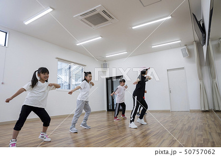 キッズダンス教室 ダンスレッスンシーン キッズダンス教室 ダンスレッスンシーン 50757062