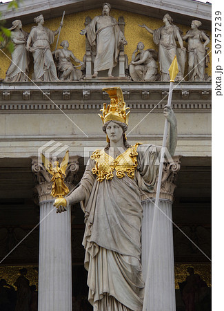 オーストリア国会議事堂 アテナ像の写真素材