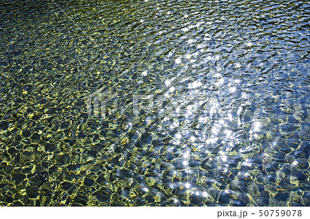 水面のバックグラウンド 50759078