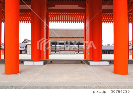 京都御所 (kyoto imperial palace) 承明門より紫宸殿を望む 京都御所 (kyoto imperial palace) 承明門より紫宸殿を望む 50764259