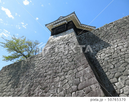 松山城本丸の高石垣と隠門続櫓 50765370