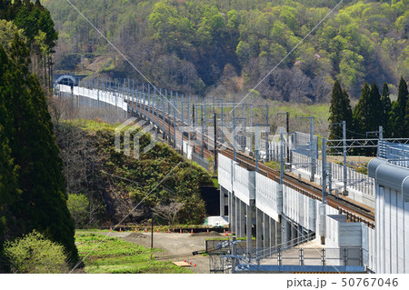 春の北海道知内町道の駅展望台から北海道新幹線の線路の風景を撮影 50767046