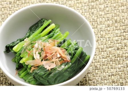 ほうれん草のおひたし(鰹削り節トッピング)。 ほうれん草のおひたし(鰹削り節トッピング)。 50769133
