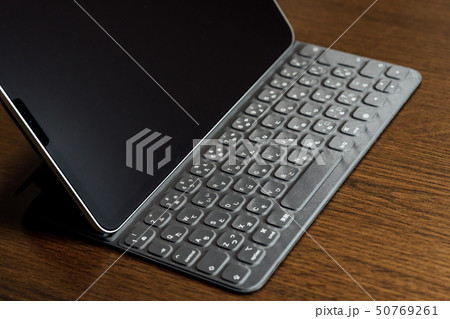 iPad pro 11 keyboard  50769261