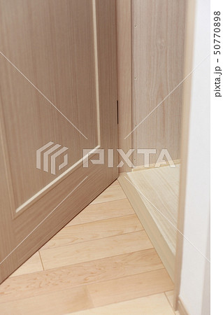 クローゼット (スペース 収納 生活 コピースペース 洋室 部屋 桐 一軒家 一戸建て マンション) クローゼット (スペース 収納 生活 コピースペース 洋室 部屋 桐 一軒家 一戸建て マンション) 50770898