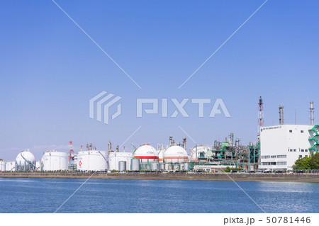四日市工場風景 上野製薬 四日市工場 東ソー四日市事業所 タンク 蒸留塔 フレアスタック 四日市工場風景 上野製薬 四日市工場 東ソー四日市事業所 タンク 蒸留塔 フレアスタック 50781446