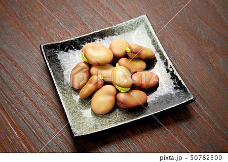 ピンクのそら豆 50782300