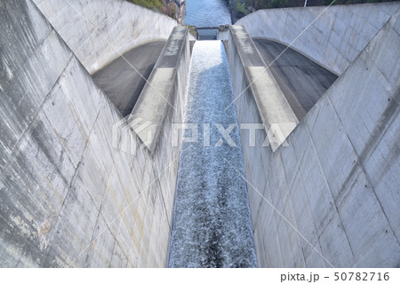 奈良俣ダム　点検放流 50782716