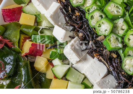チョップドサラダ Beautiful and colorful chopped salad チョップドサラダ Beautiful and colorful chopped salad 50786238