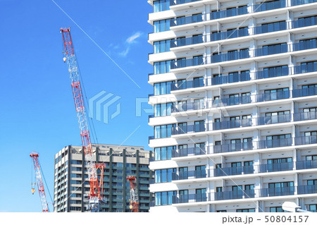マンション・ビルの建設現場 50804157
