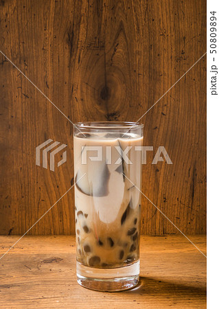 タピオカミルクティー Tapioca bubble milk tea 50809894