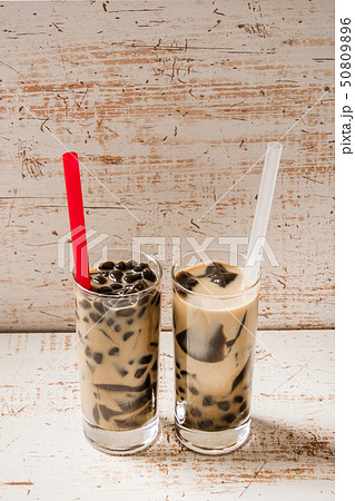 タピオカミルクティー Tapioca bubble milk tea 50809896